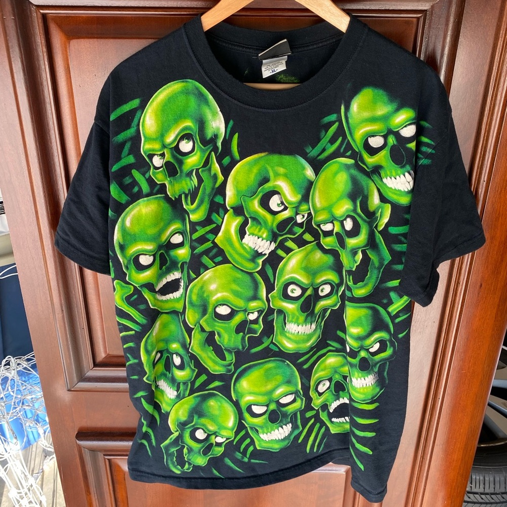 Vintage Y2K Liquid Blue All Over Print Skulls & Flames Graphic tee shirt NBA